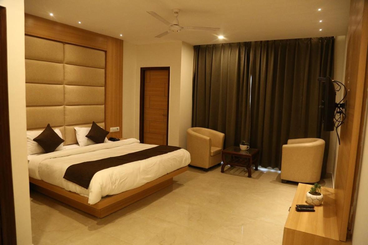 Shining Hills Hotel Mussoorie Exterior foto
