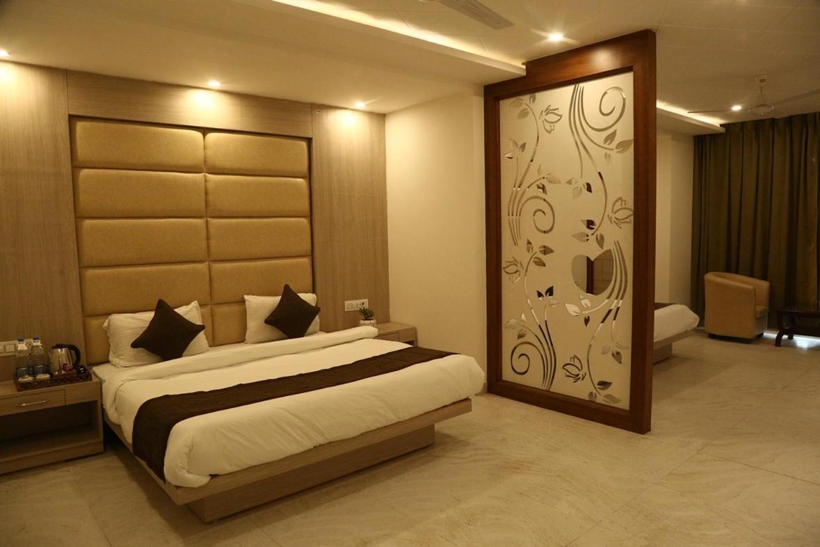Shining Hills Hotel Mussoorie Exterior foto